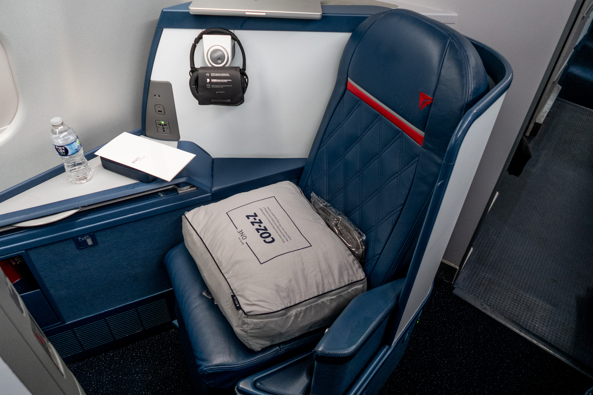 Delta Launches New Nonstop LAX–Hong Kong Route. Pricing Is Shockingly Reasonable?